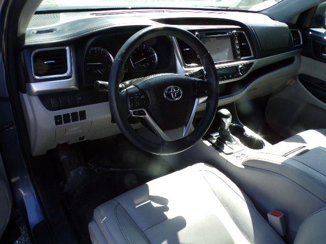 Toyota Highlander AWD 4dr V6 XLE (Natl) 2016