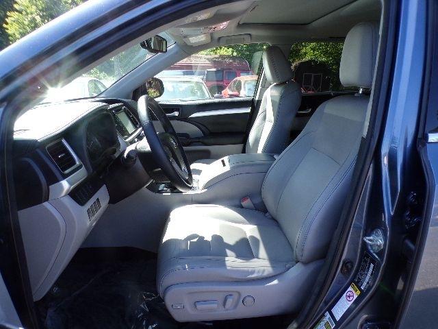 Toyota Highlander AWD 4dr V6 XLE (Natl) 2016