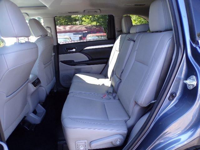 Toyota Highlander AWD 4dr V6 XLE (Natl) 2016