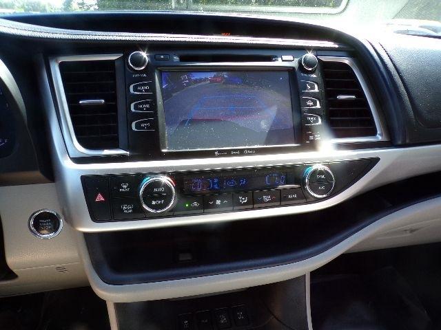 Toyota Highlander AWD 4dr V6 XLE (Natl) 2016