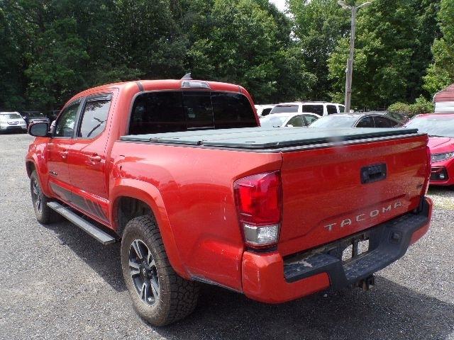 Toyota Tacoma TRD Off Road Double Cab 5' Bed V6 4x4 MT (Natl) 2017