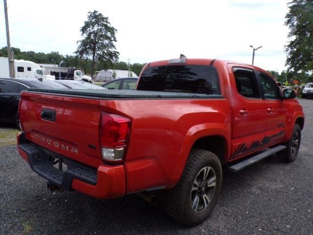 Toyota Tacoma TRD Off Road Double Cab 5' Bed V6 4x4 MT (Natl) 2017