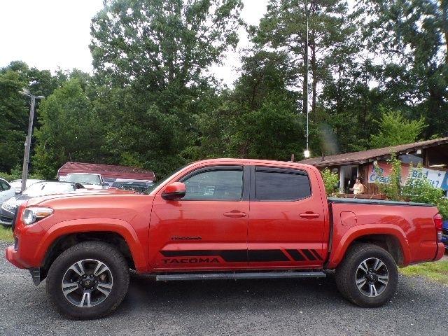 Toyota Tacoma TRD Off Road Double Cab 5' Bed V6 4x4 MT (Natl) 2017