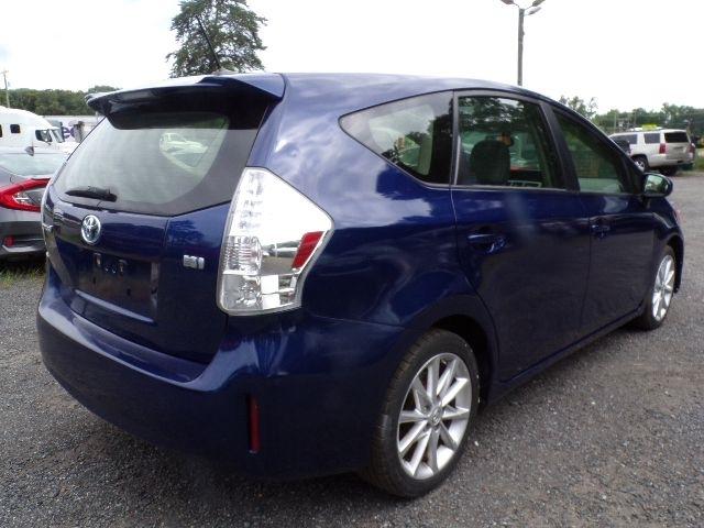 Toyota Prius V 5dr Wgn Three (Natl) 2014