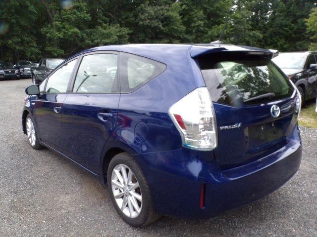 Toyota Prius V 5dr Wgn Three (Natl) 2014