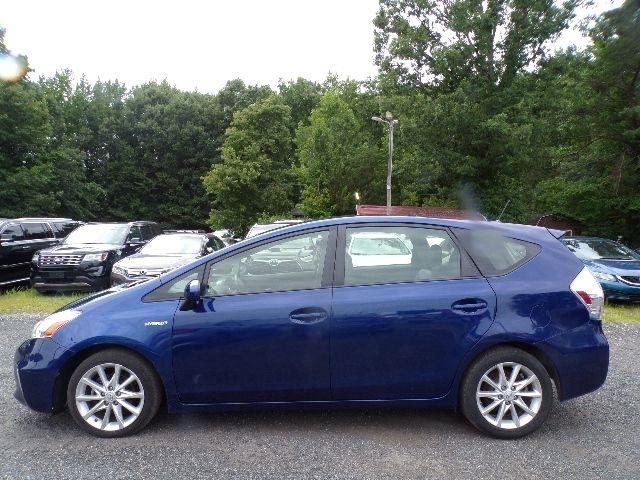 Toyota Prius V 5dr Wgn Three (Natl) 2014