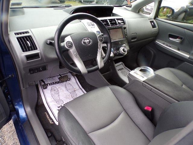 Toyota Prius V 5dr Wgn Three (Natl) 2014