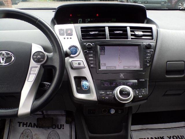 Toyota Prius V 5dr Wgn Three (Natl) 2014