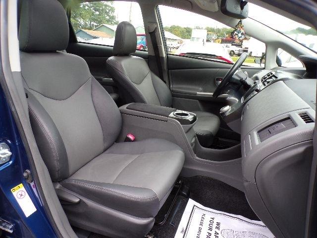 Toyota Prius V 5dr Wgn Three (Natl) 2014