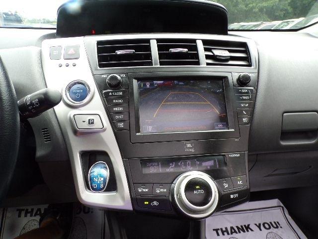 Toyota Prius V 5dr Wgn Three (Natl) 2014