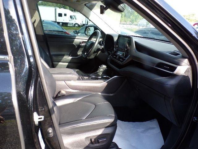 Toyota Highlander XLE AWD (Natl) 2021