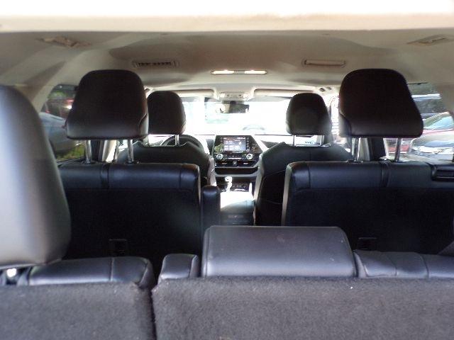 Toyota Highlander XLE AWD (Natl) 2021