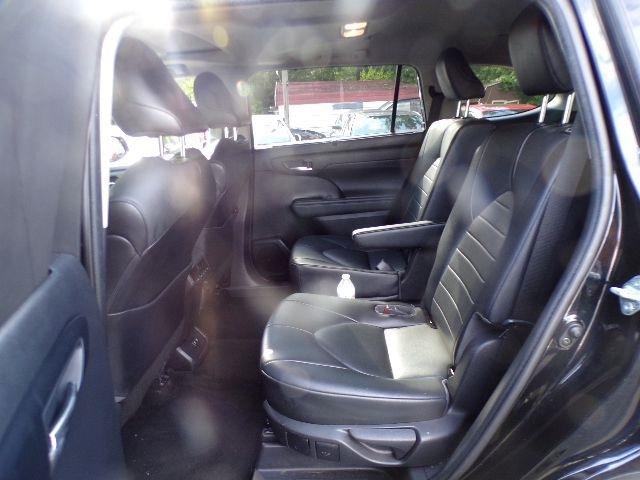 Toyota Highlander XLE AWD (Natl) 2021