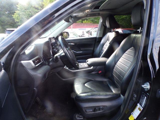 Toyota Highlander XLE AWD (Natl) 2021