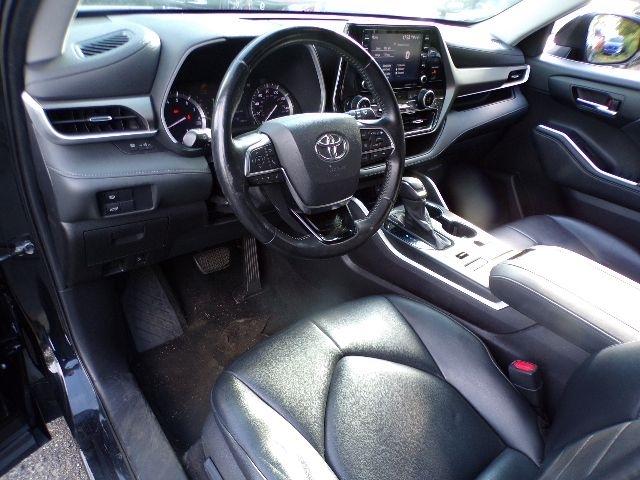 Toyota Highlander XLE AWD (Natl) 2021
