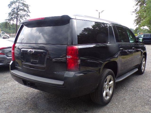 Chevrolet Suburban 4WD 4dr 1500 LS 2017