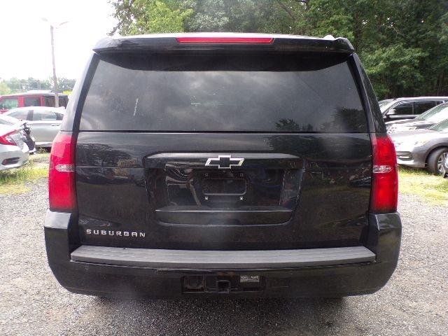 Chevrolet Suburban 4WD 4dr 1500 LS 2017