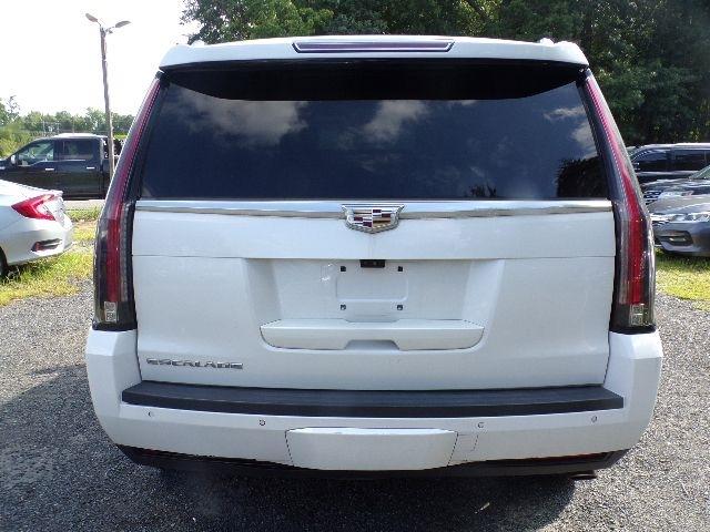 Cadillac Escalade 4WD 4dr Luxury 2017