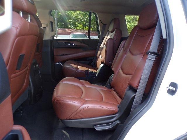 Cadillac Escalade 4WD 4dr Luxury 2017
