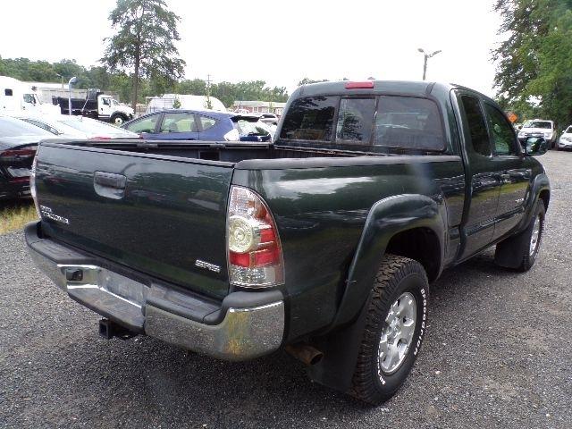 Toyota Tacoma 4WD Access I4 MT (Natl) 2009