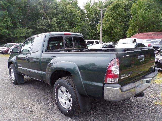 Toyota Tacoma 4WD Access I4 MT (Natl) 2009