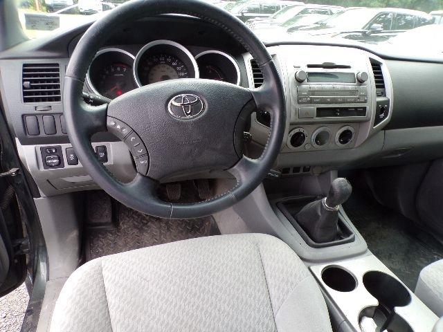 Toyota Tacoma 4WD Access I4 MT (Natl) 2009