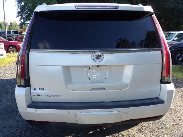 Cadillac Escalade ESV 4WD 4dr Luxury 2015
