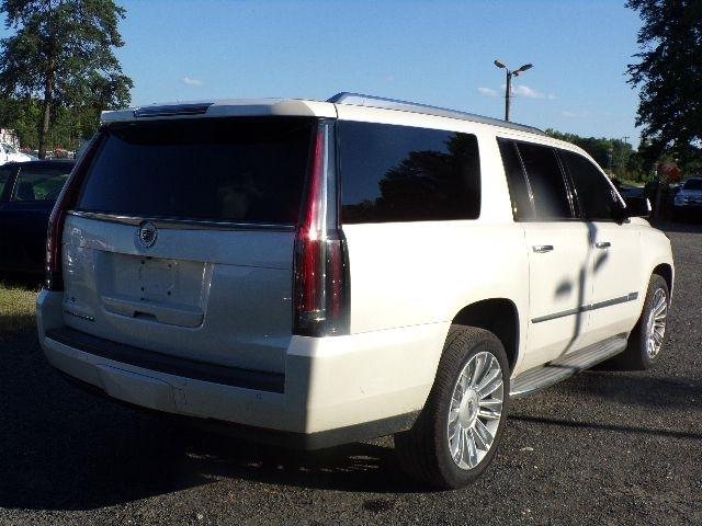 Cadillac Escalade ESV 4WD 4dr Luxury 2015