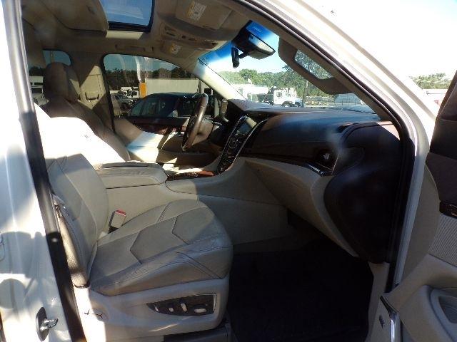 Cadillac Escalade ESV 4WD 4dr Luxury 2015