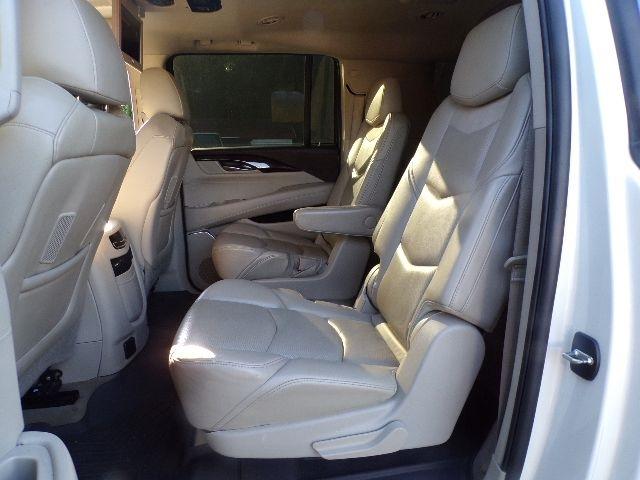 Cadillac Escalade ESV 4WD 4dr Luxury 2015
