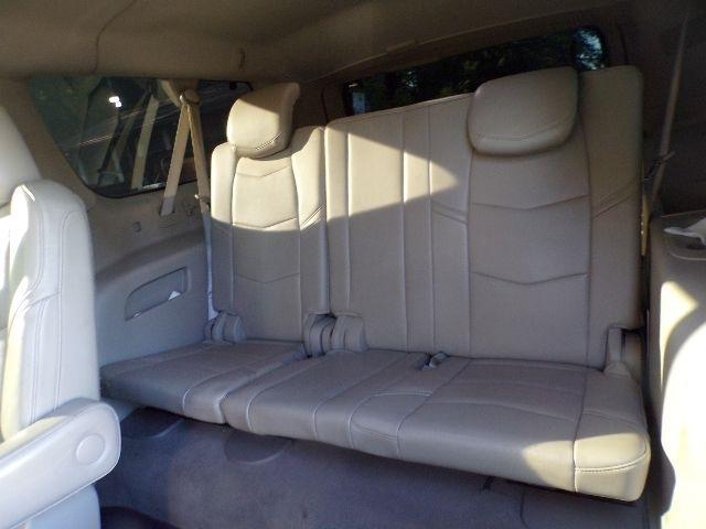 Cadillac Escalade ESV 4WD 4dr Luxury 2015