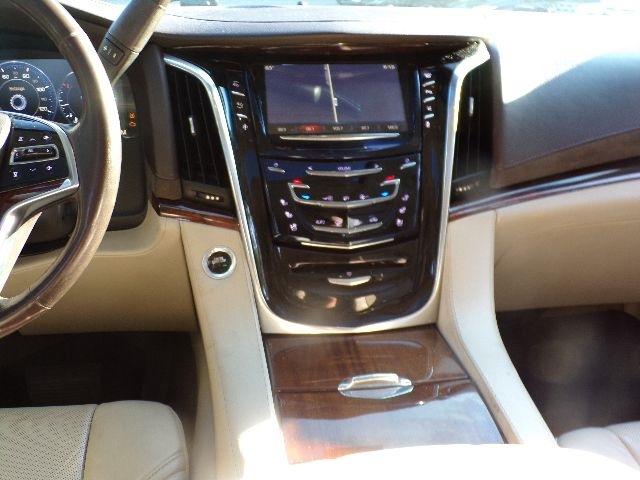 Cadillac Escalade ESV 4WD 4dr Luxury 2015