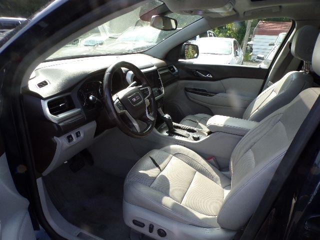 GMC Acadia FWD 4dr SLT w/SLT-1 2017