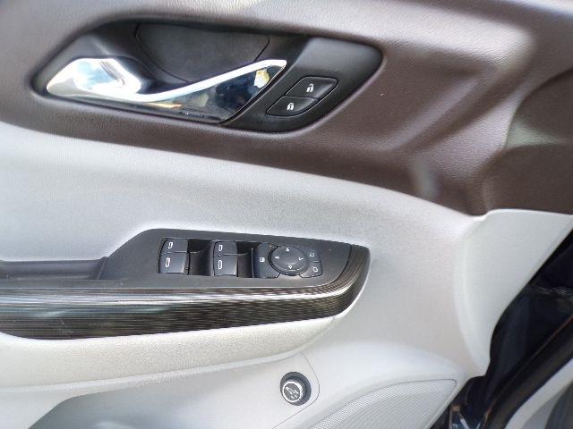 GMC Acadia FWD 4dr SLT w/SLT-1 2017