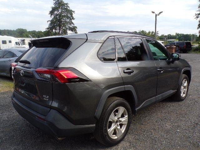 Toyota RAV4 XLE AWD (Natl) 2021