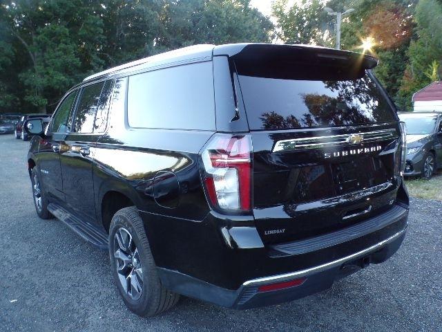 Chevrolet Suburban 4WD 4dr LT 2021