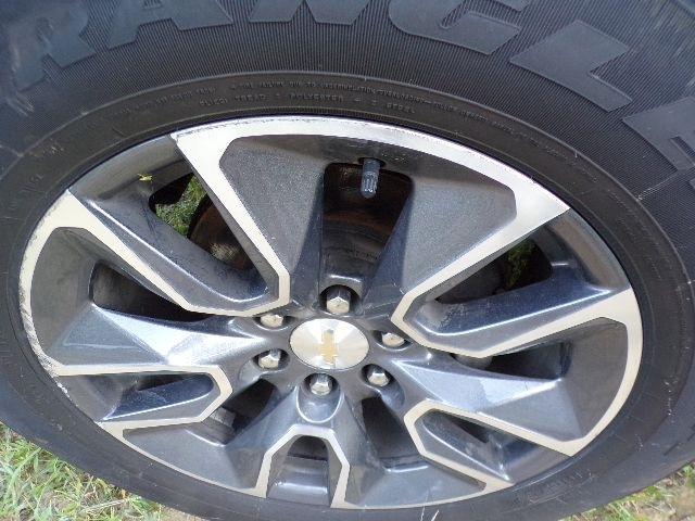 Chevrolet Suburban 4WD 4dr LT 2021
