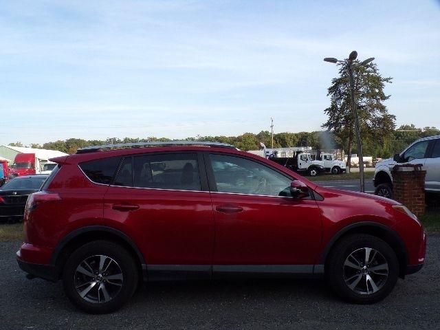 Toyota RAV4 FWD 4dr XLE (Natl) 2016