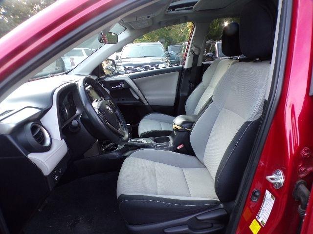 Toyota RAV4 FWD 4dr XLE (Natl) 2016