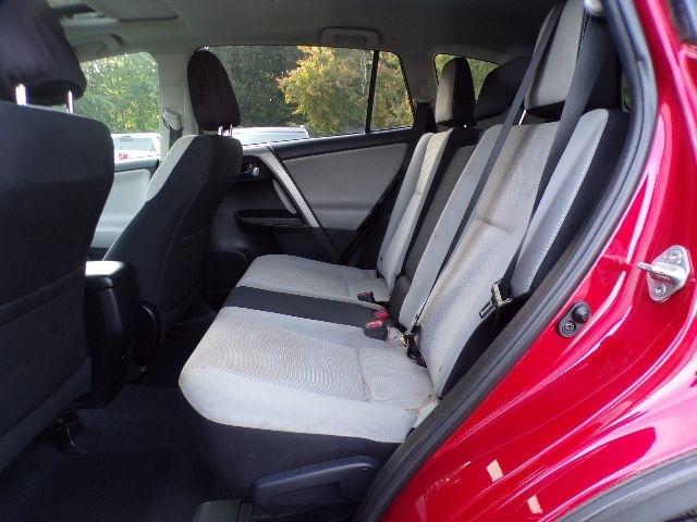 Toyota RAV4 FWD 4dr XLE (Natl) 2016