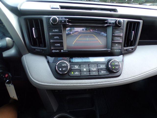 Toyota RAV4 FWD 4dr XLE (Natl) 2016