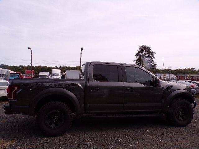 Ford F-150 Raptor 4WD SuperCrew 5.5' Box 2017