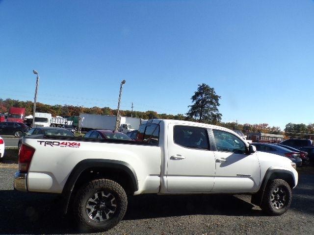 Toyota Tacoma TRD Off Road Double Cab 6' Bed V6 4x4 AT (Natl) 2017