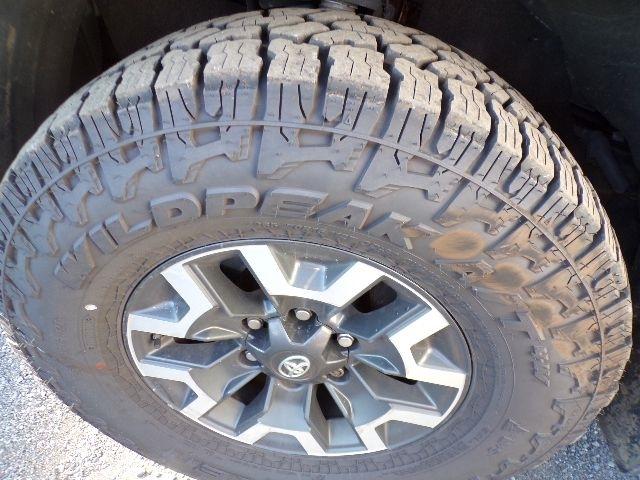 Toyota Tacoma TRD Off Road Double Cab 6' Bed V6 4x4 AT (Natl) 2017