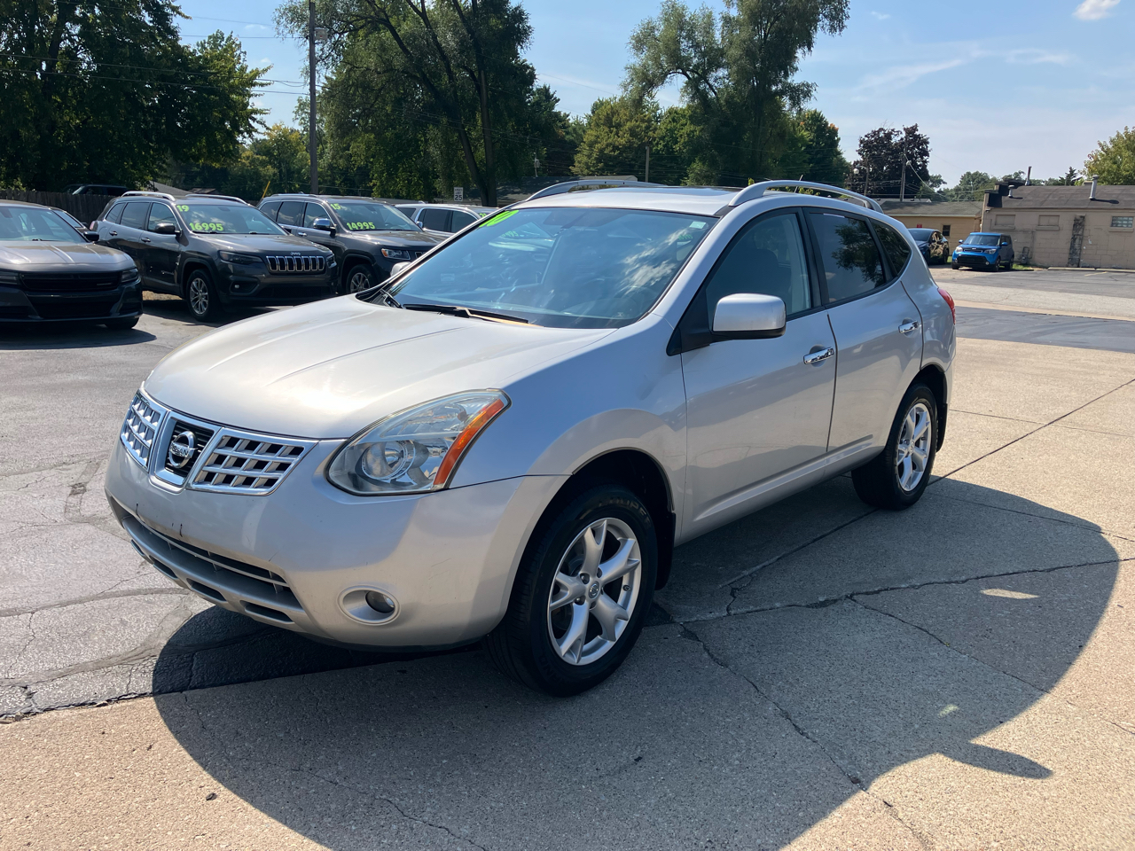 2010 Nissan Rogue S AWD photo 2
