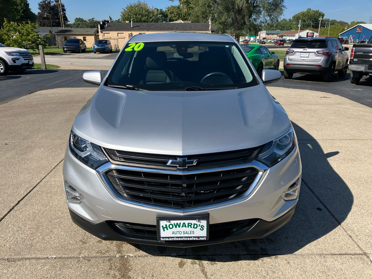 2020 Chevrolet Equinox LT photo 2
