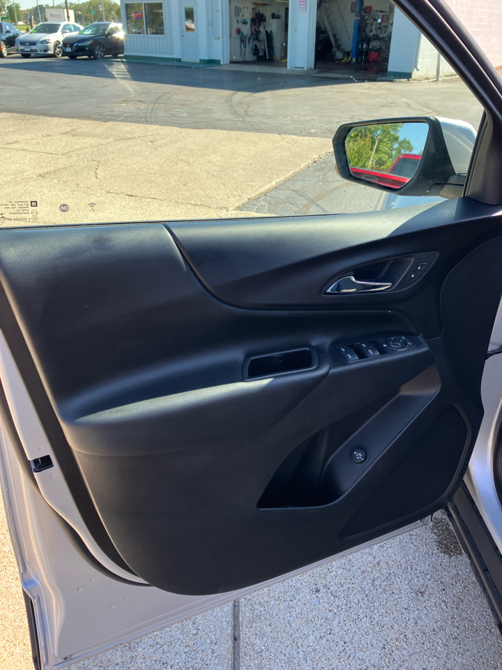2020 Chevrolet Equinox LT photo 9