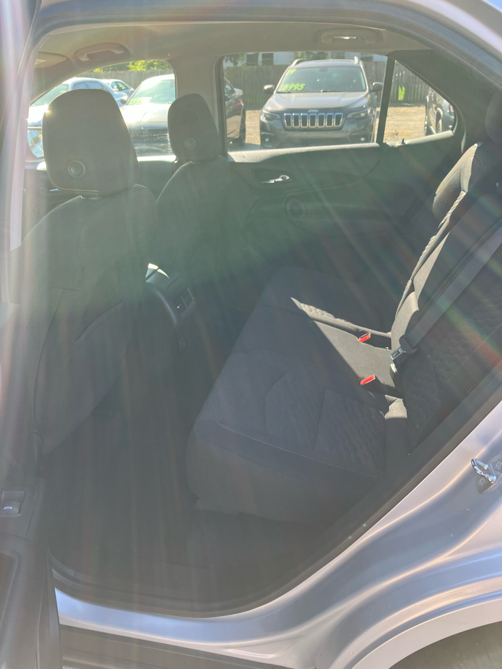 2020 Chevrolet Equinox LT photo 10