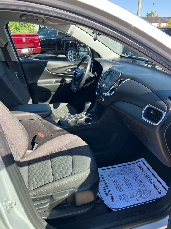2020 Chevrolet Equinox LT photo 13
