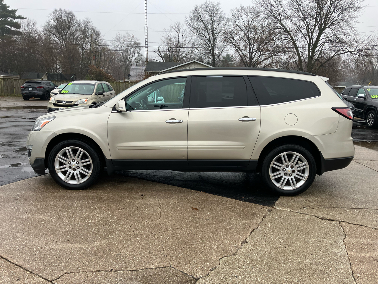 2014 Chevrolet Traverse 1LT photo 4